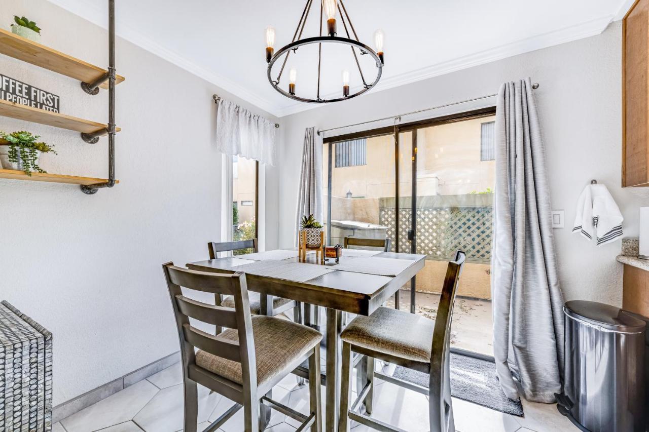 Away To A Continental Dream Retreat Holiday home Scottsdale