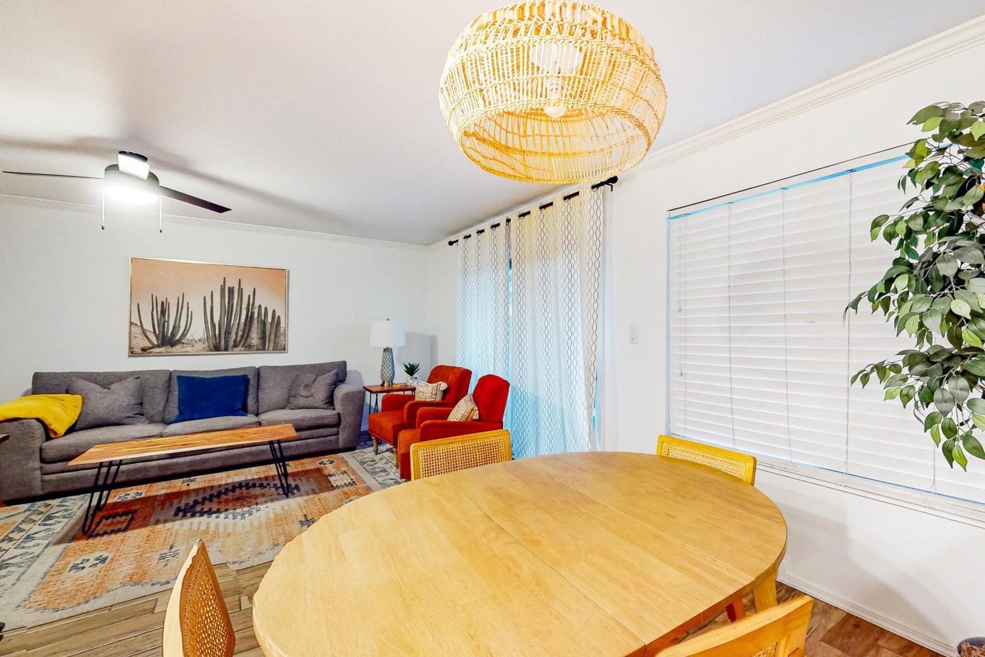 Away To A Continental Dream Retreat Holiday home *